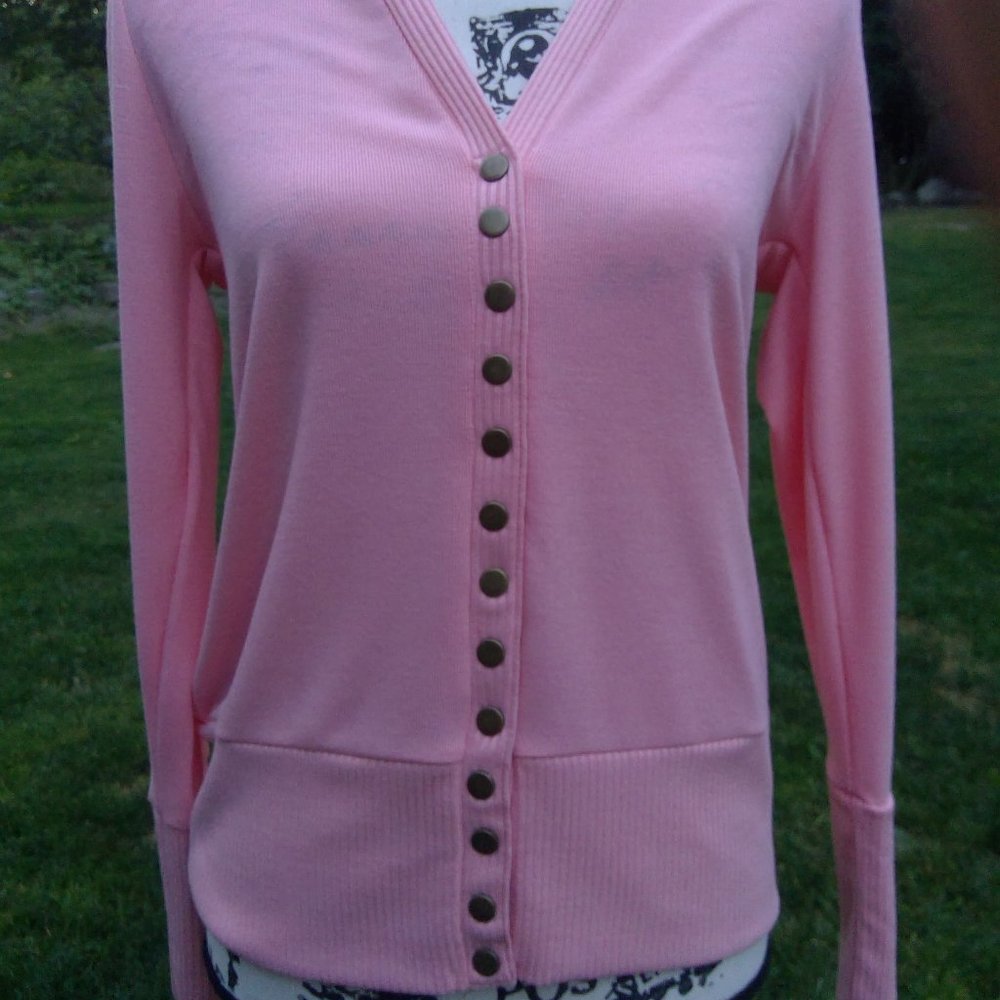 Traleubie Pink Cardigan Sweater Women’s Small Snap Front Ribbed V-Neck - Picture 2 of 6